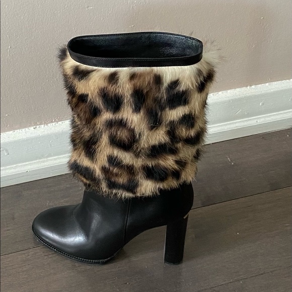 Authentic Burberry Boots - Picture 2 of 4